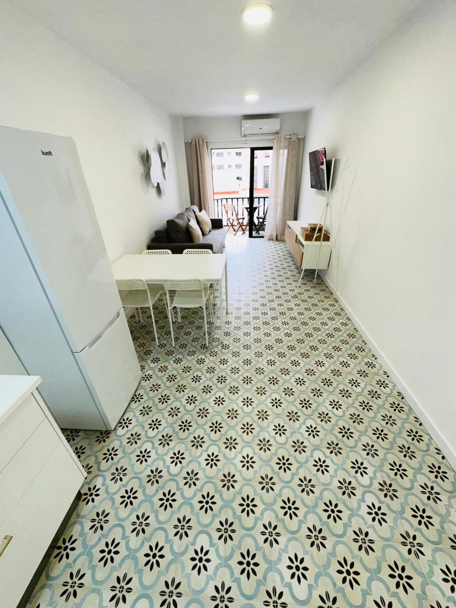 Central Flat Los Cristianos Square Guincho  Eksteriør bilde