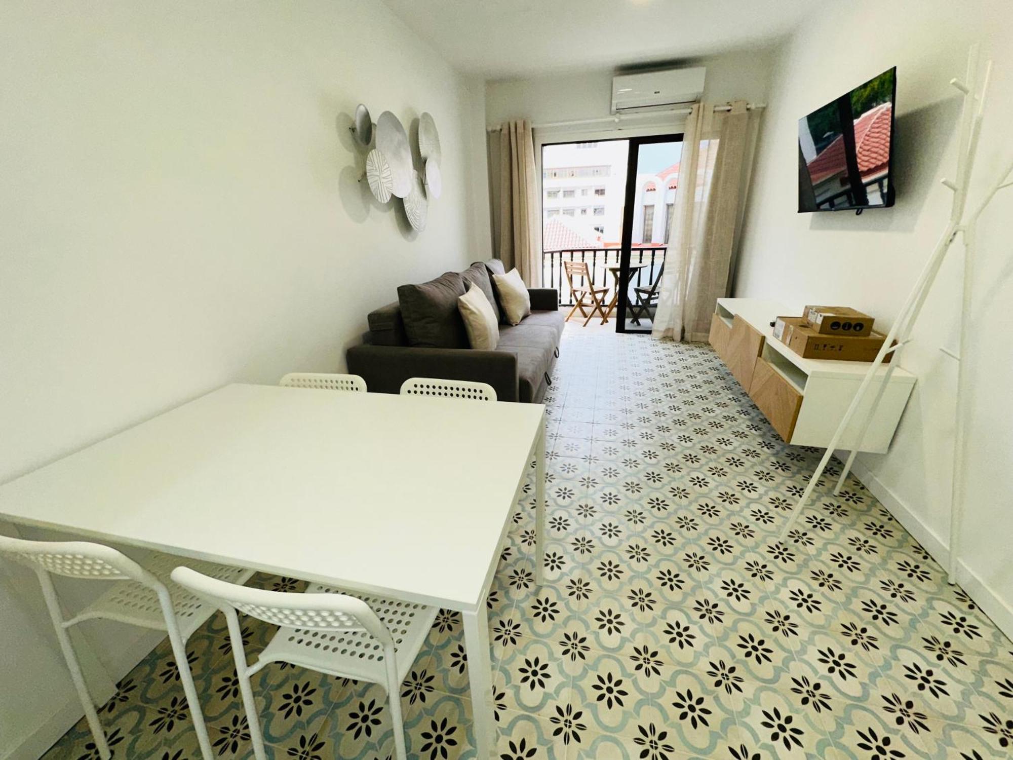 Central Flat Los Cristianos Square Guincho  Eksteriør bilde